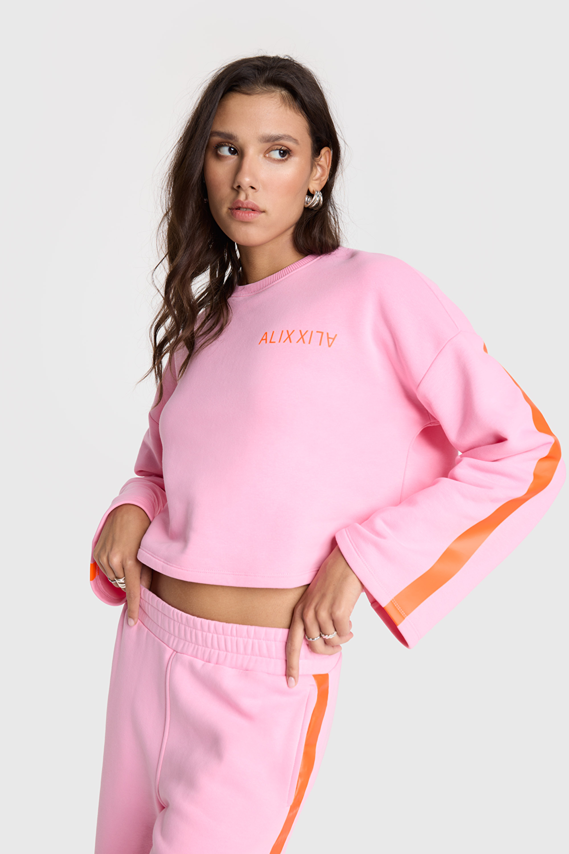 【lit】Dart Cropped Sweat WIDE SLEEVE CROPPED SWEATER | Alix