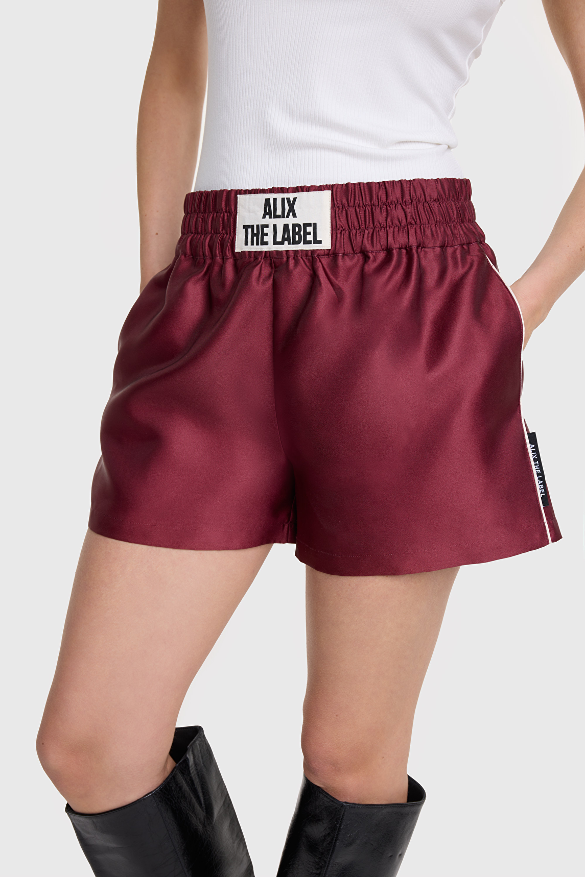 新品同様　bow.a SATIN SHORT PANTS ボウエー 新品同様 bow.a SATIN SHORT PANTS ボウエー