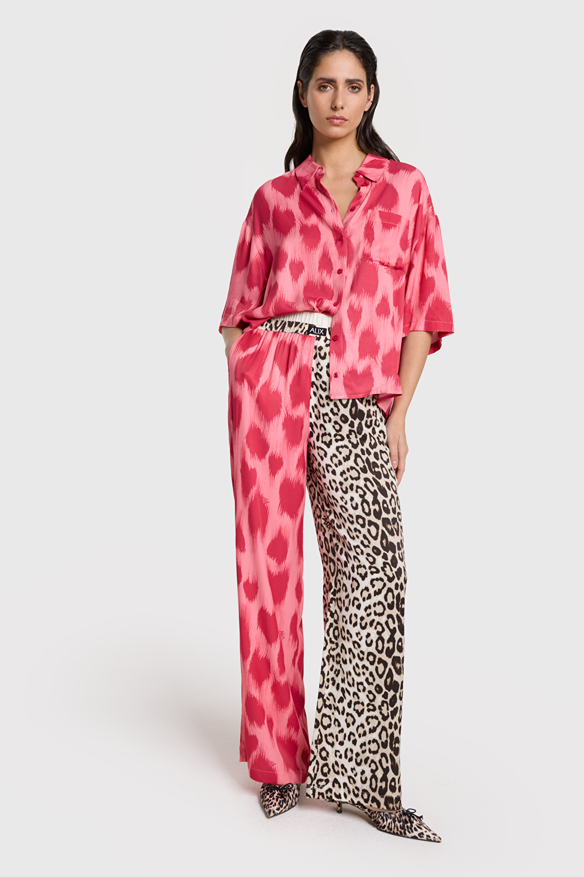 カシニョール 、【MAUVE BLOUSE WITH JABOTS】、日本未発売 Alice + Olivia Sheila Velvet Embroidered Blouson Sheer Top
