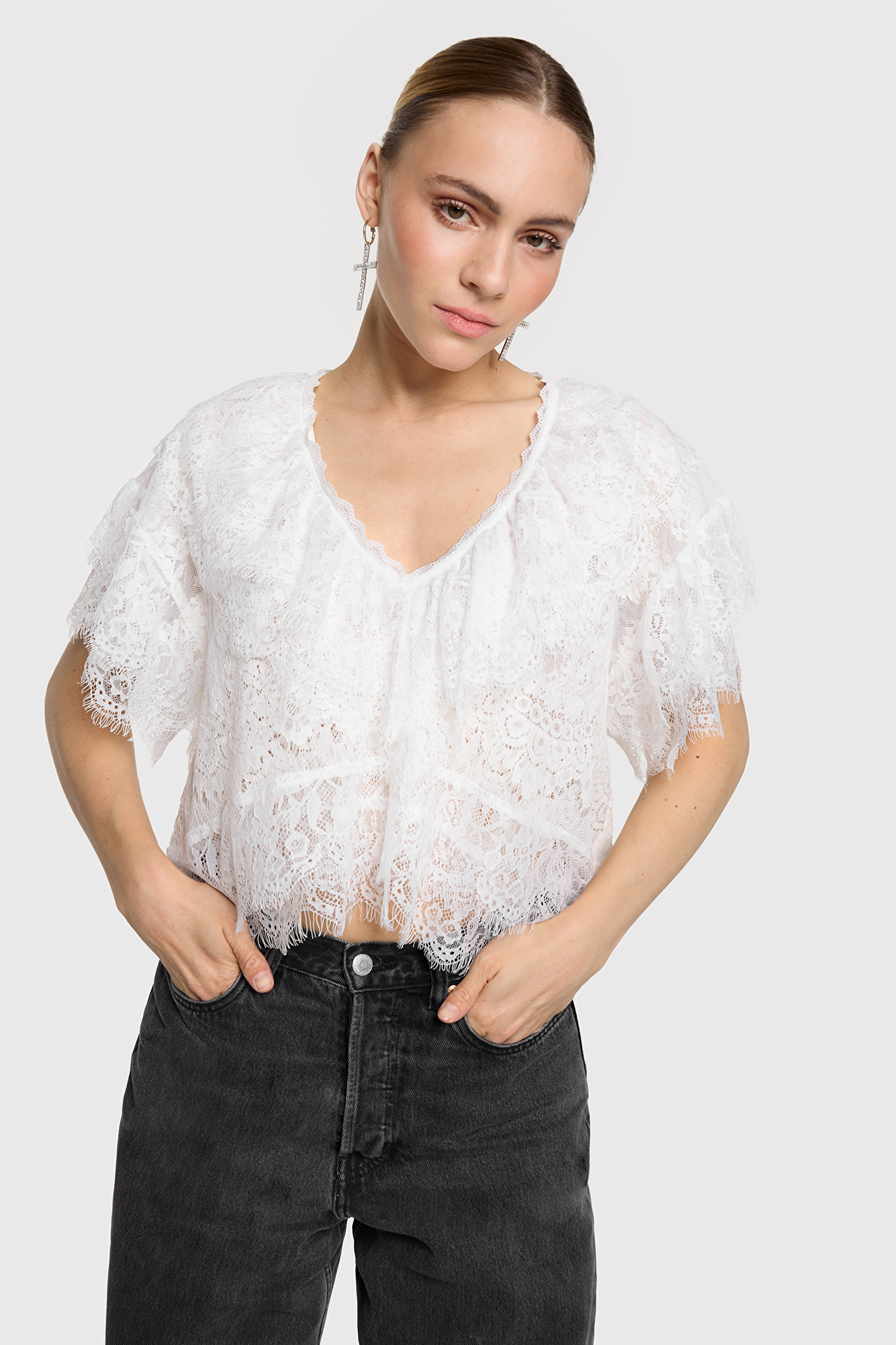 LACE RUFFLE TOP | Alix