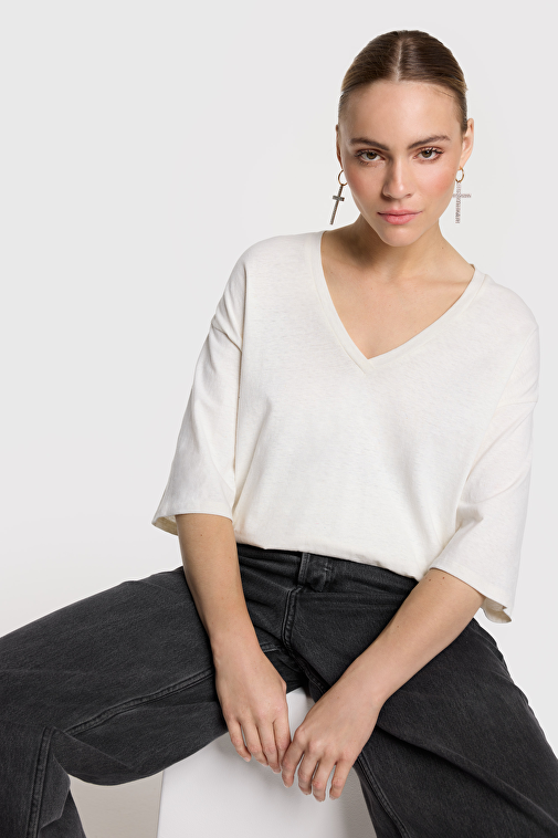 V-NECK LINEN T-SHIRT