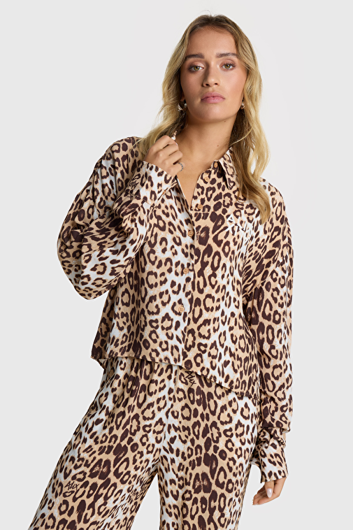 ANIMAL CREPE BLOUSE