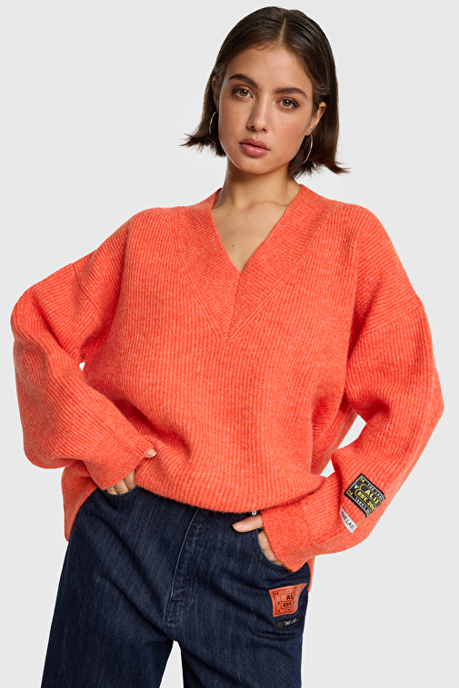 V-NECK PULLOVER
