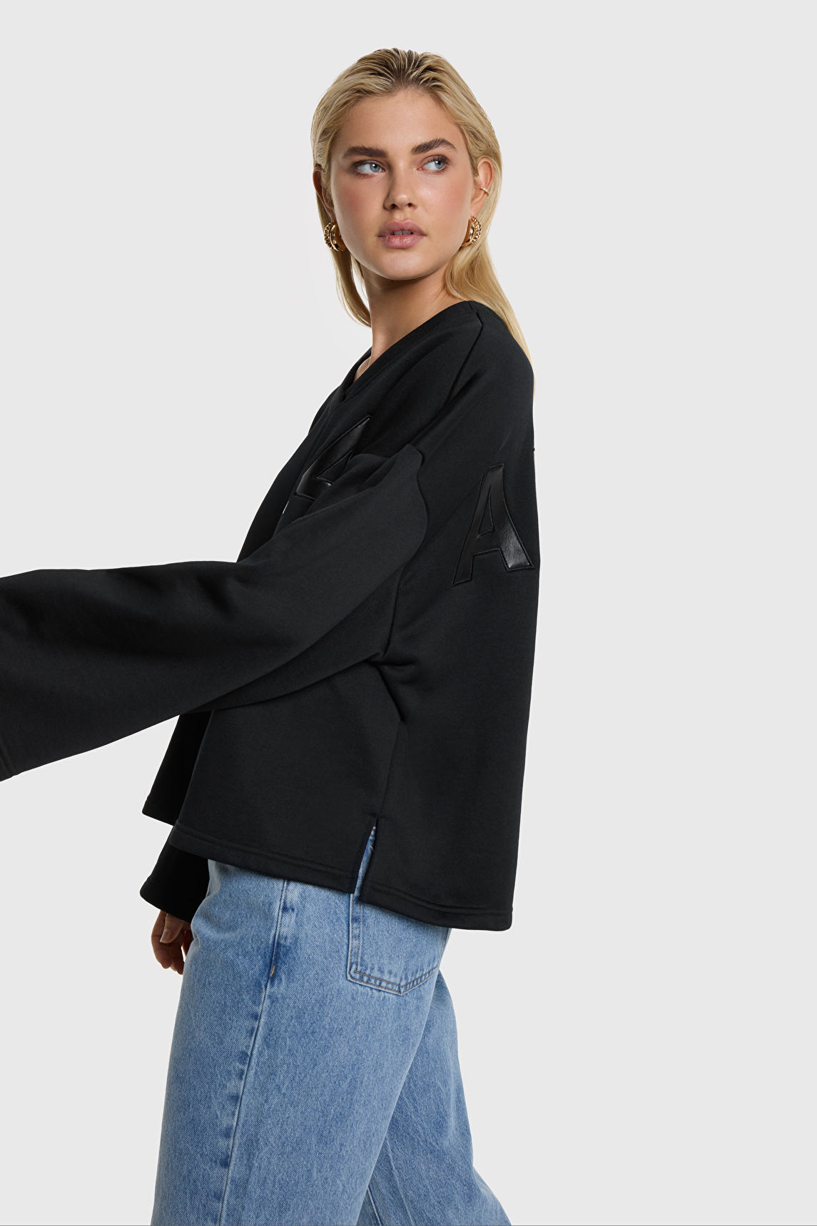 V-NECK SWEAT TOP | Alix