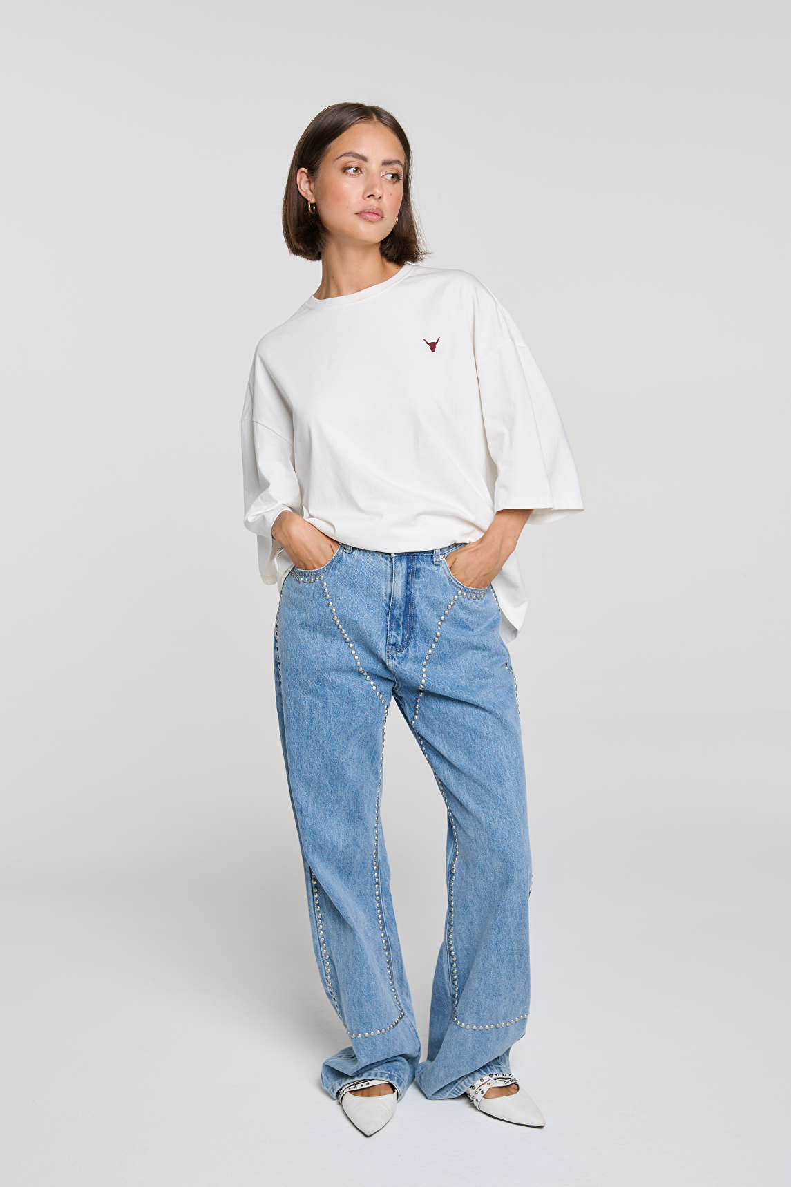 アメリ　STUDS DETAIL STRAIGHT DENIM PANTS STUDS DETAIL STRAIGHT DENIM PANTS（デニムパンツ）｜Ameri