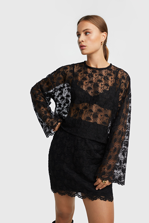 WIDE SLEEVES LACE TOP